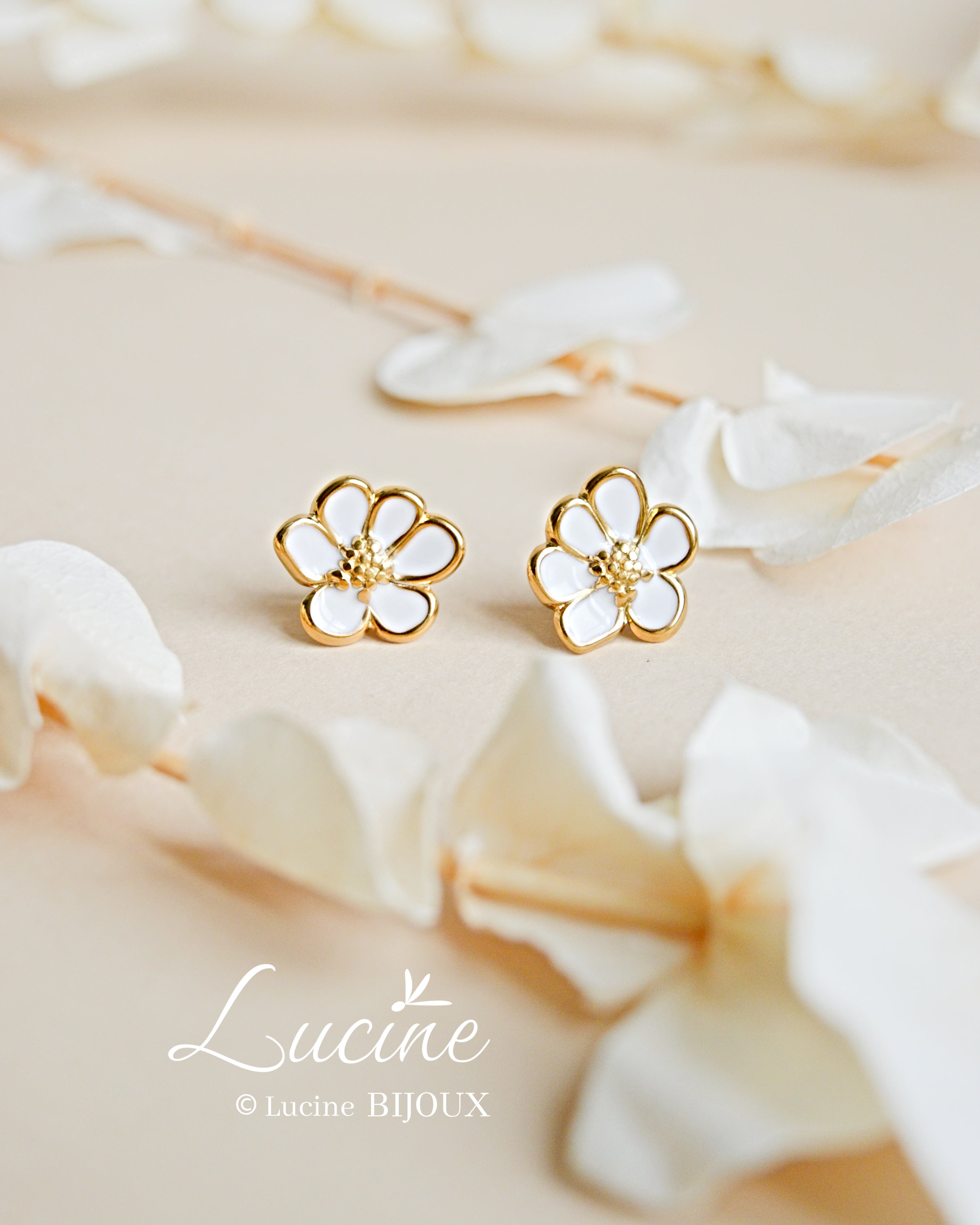 Boucles d'oreilles Angélique blanches