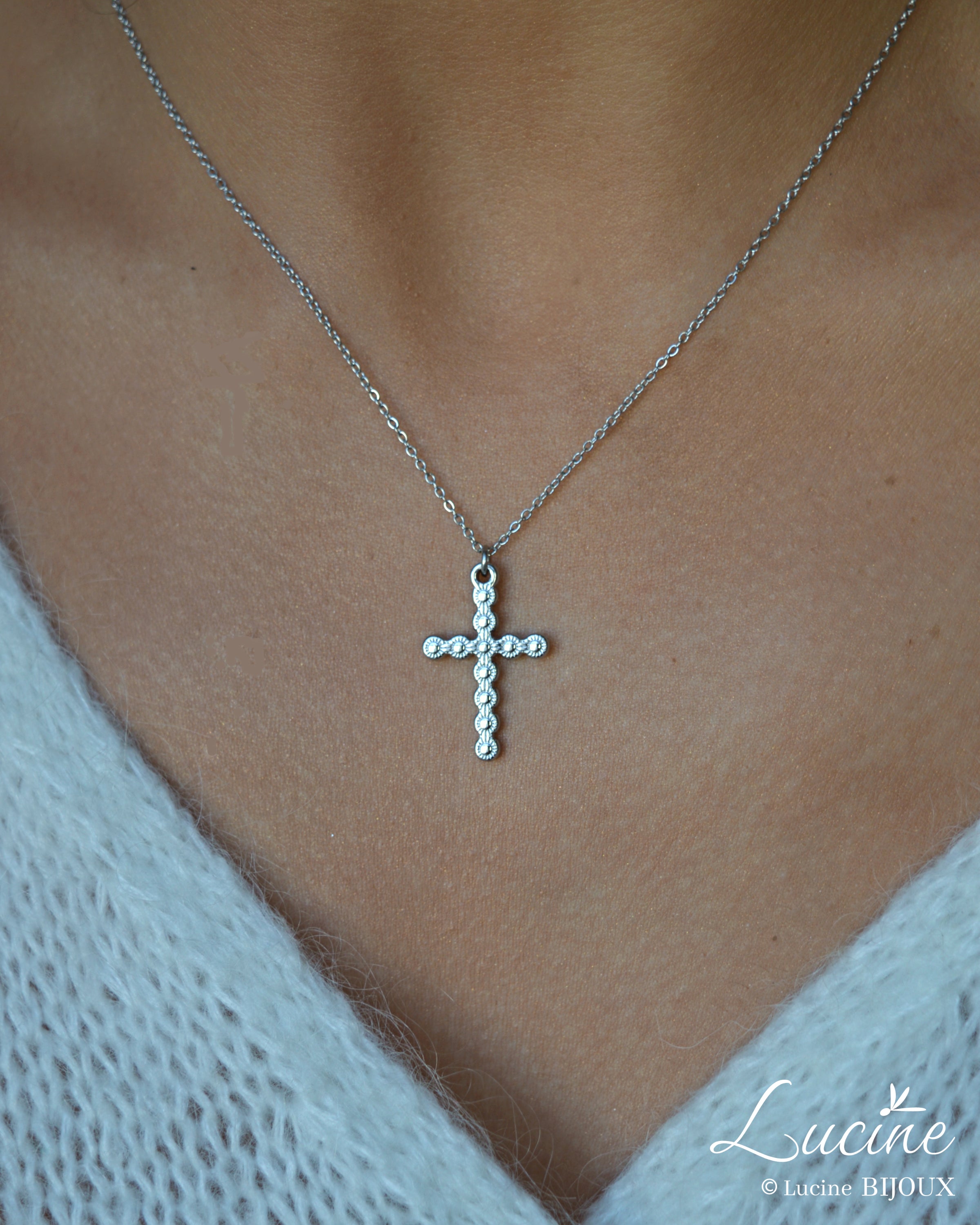 Collier croix