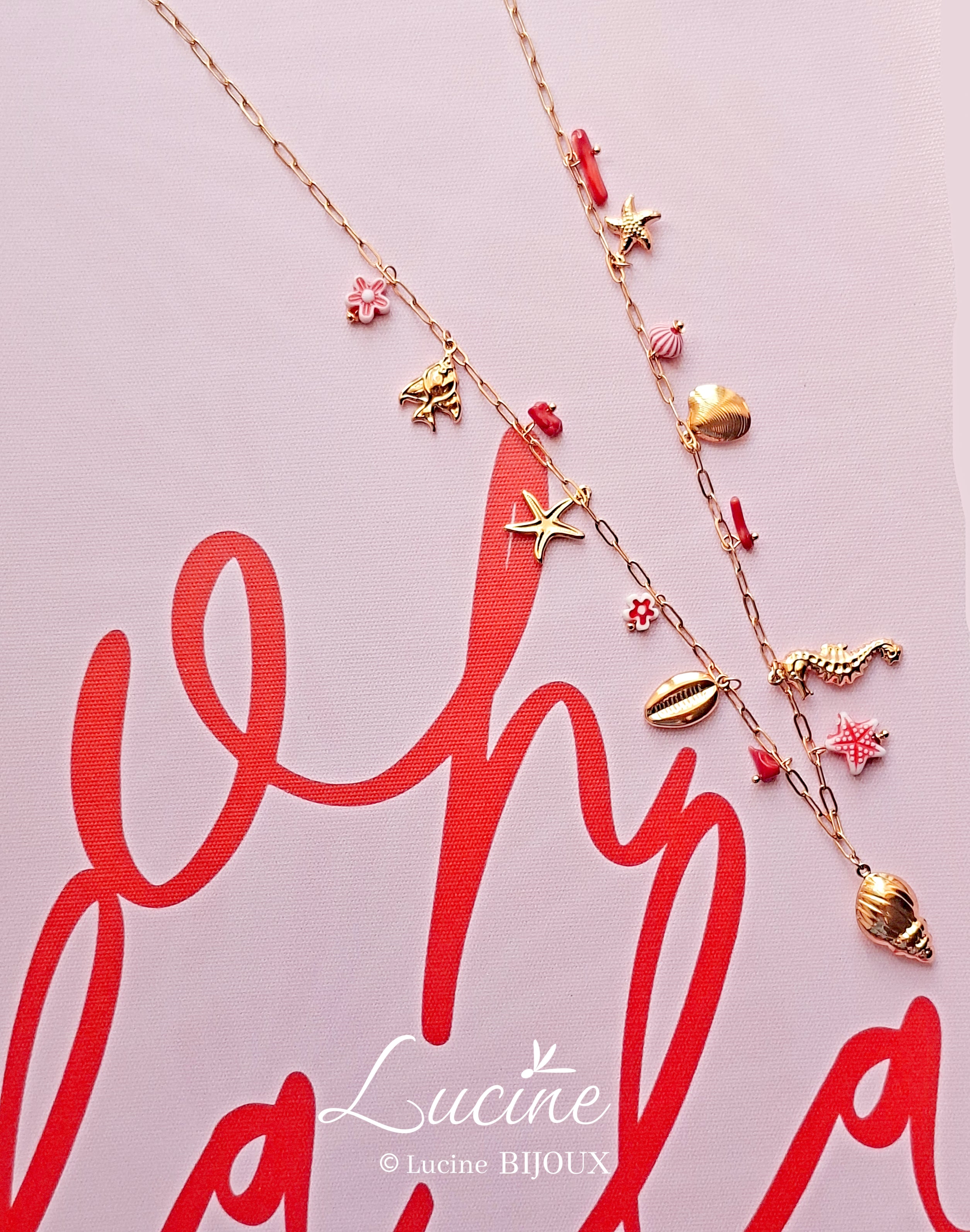 Collier breloques Jude rouge